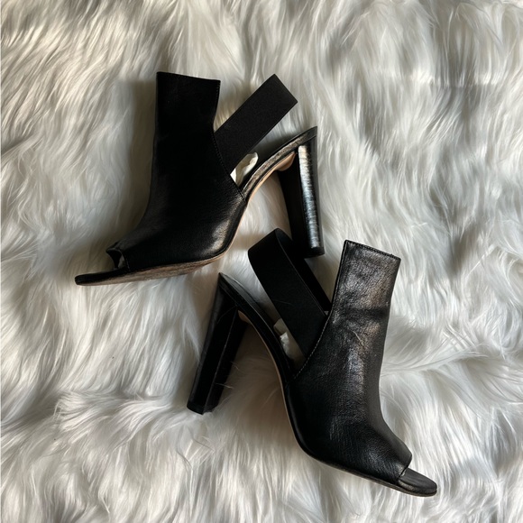 Stuart Weitzman Fronton Heels - Picture 2 of 14